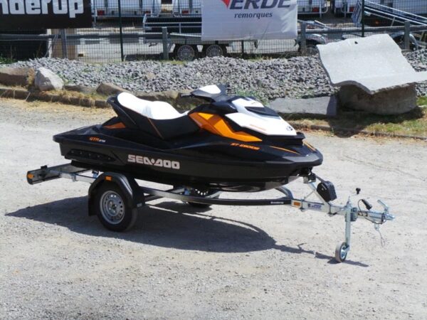 000888.jpg Transporteur van jetski's met grote capaciteit