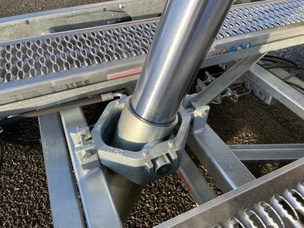 00222.jpg Saris K3 406 x 204 drieassige kipperoplegger, 3500 kg, met remmen en bladveerophanging