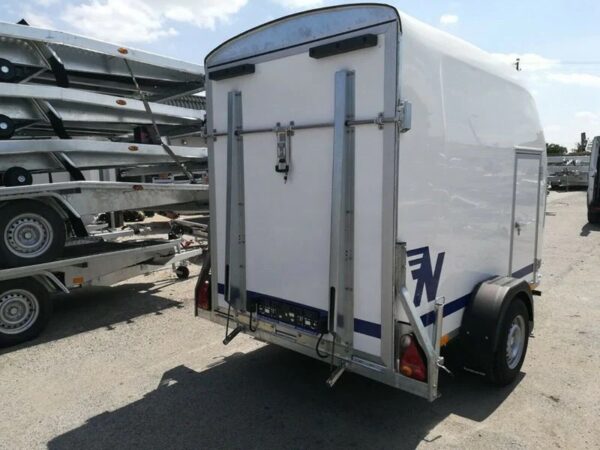 004444.jpg Polyester transportbox uit Niewiadów met zijdeur en laadklep.