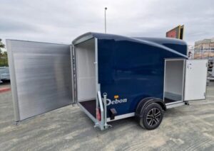 010.jpg Blauwe Debon Cargo 1300 Pullman-aanhanger met vering en zijdeur