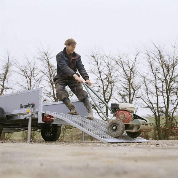 02222.jpg BURNERUP 2,05 m x 1,28 m 750 kg