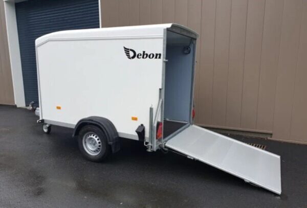 06.jpg Debon Roadster 255 multifunctionele gesloten aanhanger