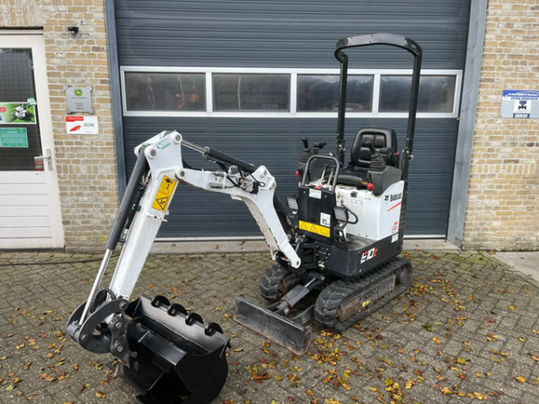 Bobcat-4.png Bobcat E10Z minigraver +/- 1525 draaiuren